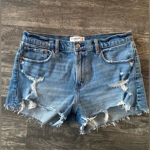 NWOT Abercrombie mid rise mom shorts